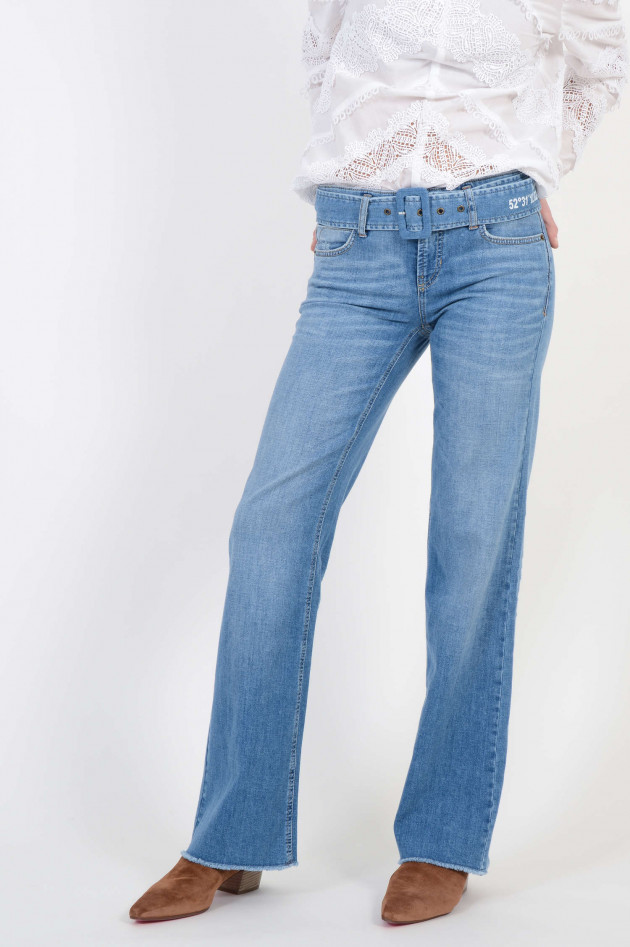 Cambio  Jeans mit Gürtel in Blau