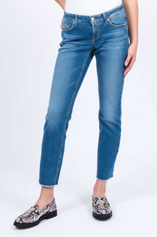 Hochtaillierte jeans sind der heilige gral von damenjeans, da sie sich in ihrem bauch festschnallen und ihre beine verlängern. Cambio Jeans Hellblau : Cambio Jeans LIU in Hellblau | GRUENER.AT