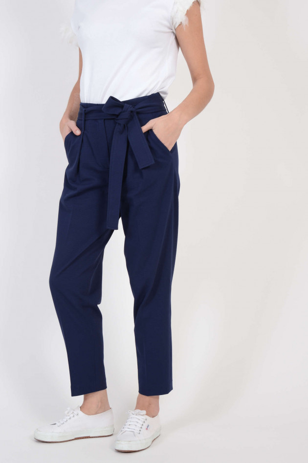 Circolo 1901 Hose mit Gürtel in Navy