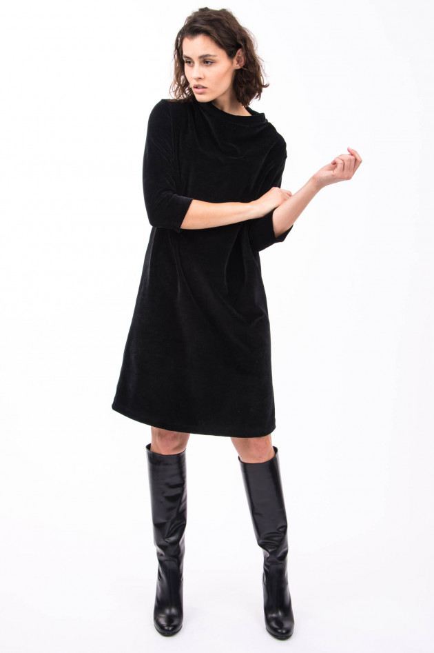 Circolo 1901 Samtkleid mit Wasserfall Kragen in Schwarz