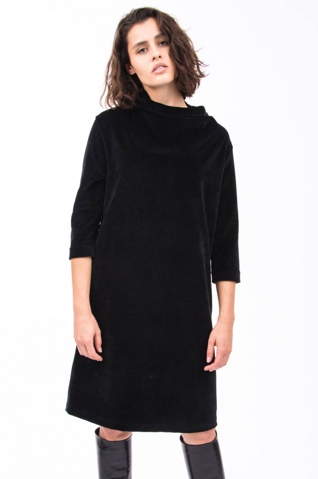 Circolo 1901 Samtkleid mit Wasserfall Kragen in Schwarz