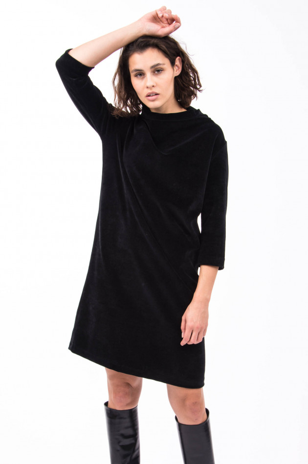 Circolo 1901 Samtkleid mit Wasserfall Kragen in Schwarz