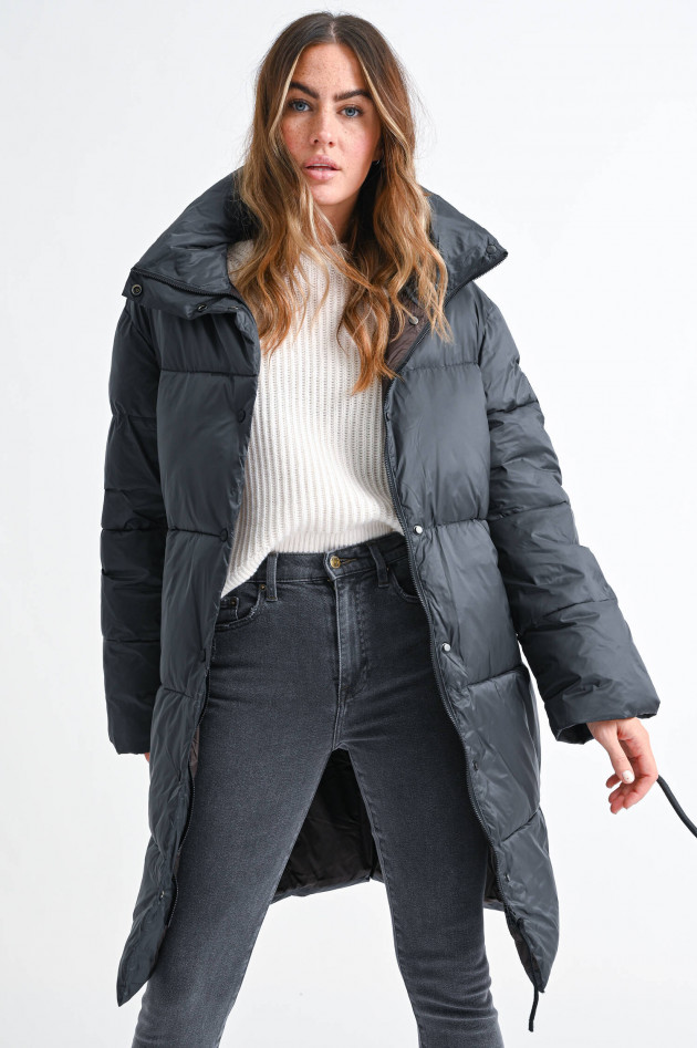 Closed Veganer Puffer Coat in Schwarzblau