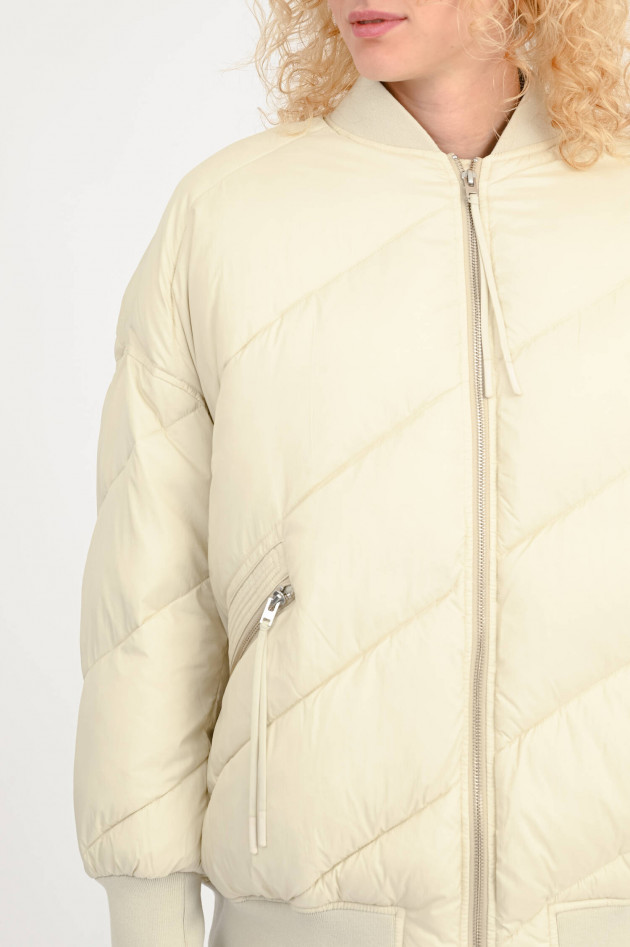 Closed Stepp-Bomberjacke in Creme