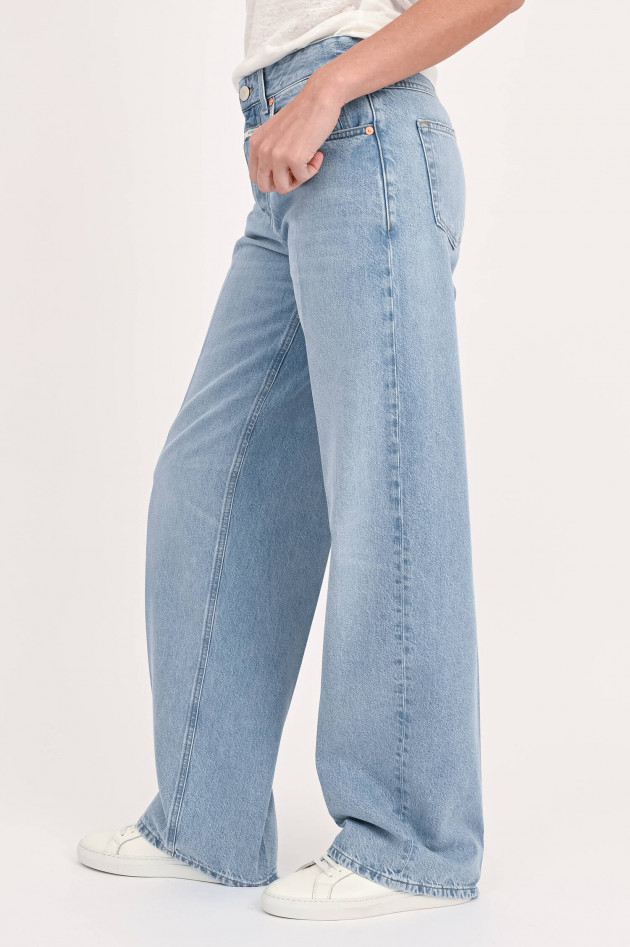 Closed Flared Jeans in Hellblau