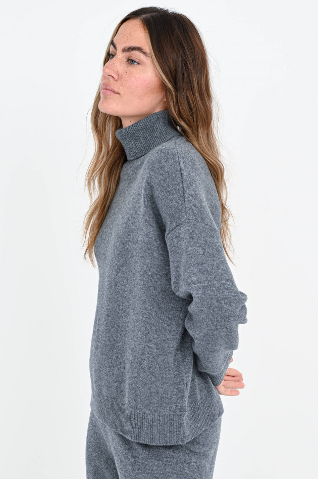 Closed Oversized Rollkragen-Pullover in Grau