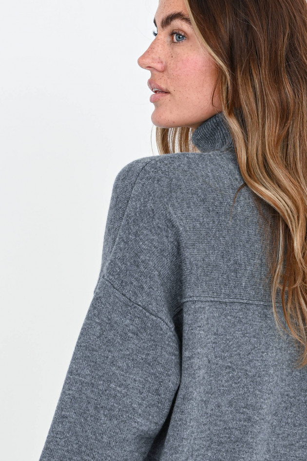 Closed Oversized Rollkragen-Pullover in Grau