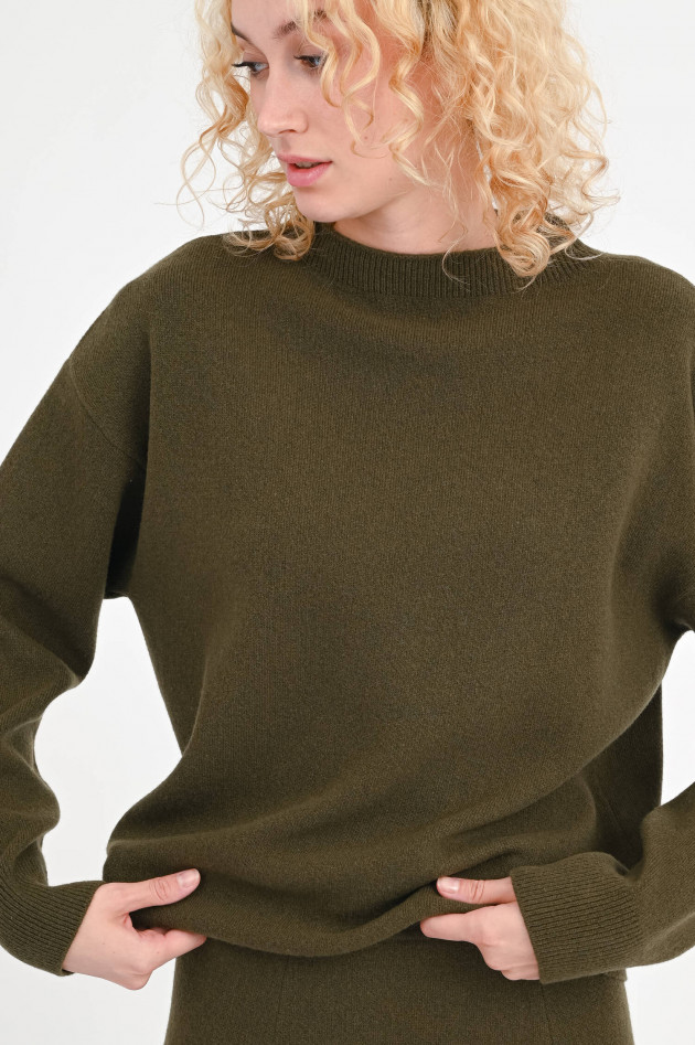 Closed Pullover mit U-Boot Auschnitt in Khaki