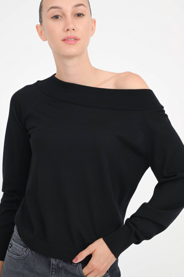 Closed Pullover mit U-Boot-Ausschnitt in Schwarz