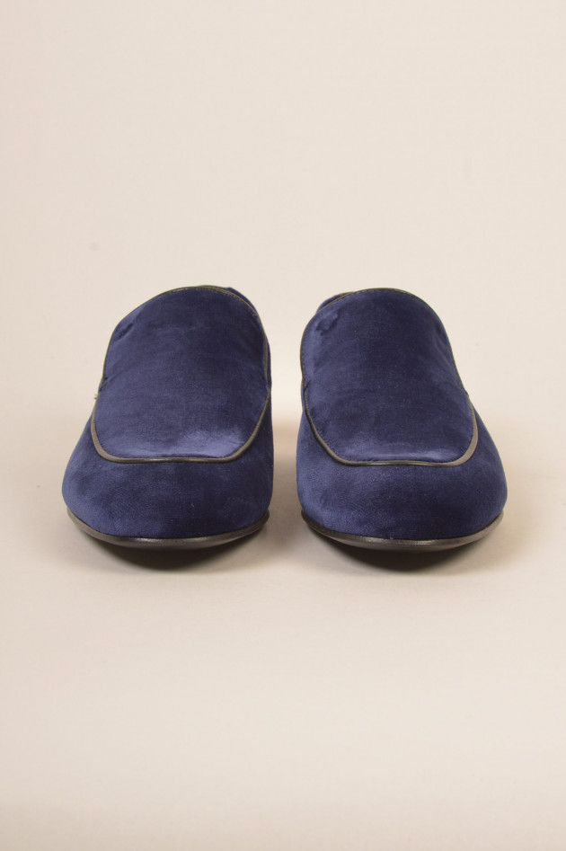 Closed Loafer in Navy