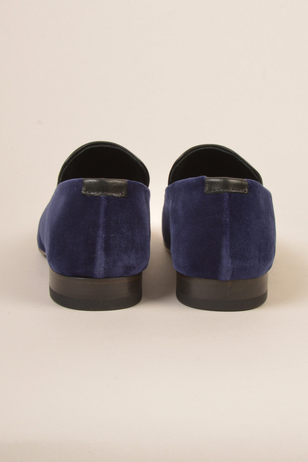 Closed Loafer in Navy