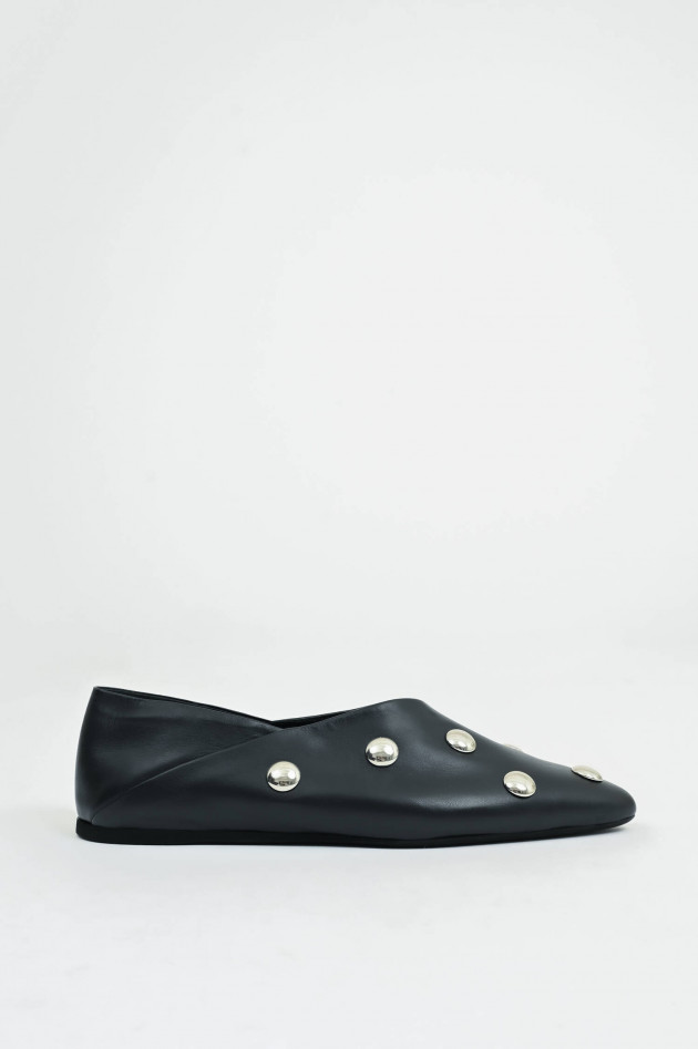 Closed Leder-Ballerina mit Nieten in Schwarz