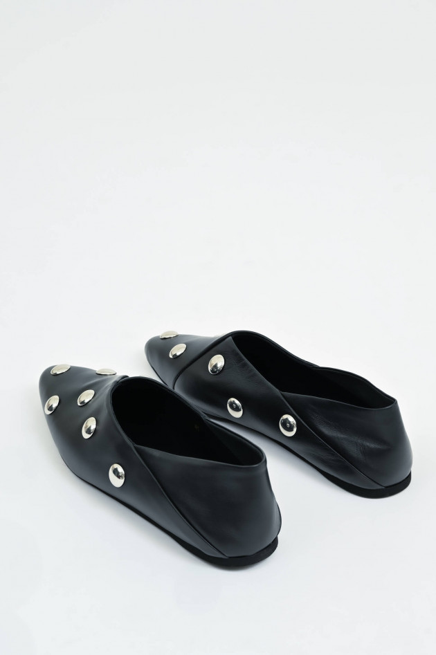 Closed Leder-Ballerina mit Nieten in Schwarz
