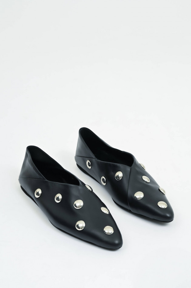 Closed Leder-Ballerina mit Nieten in Schwarz
