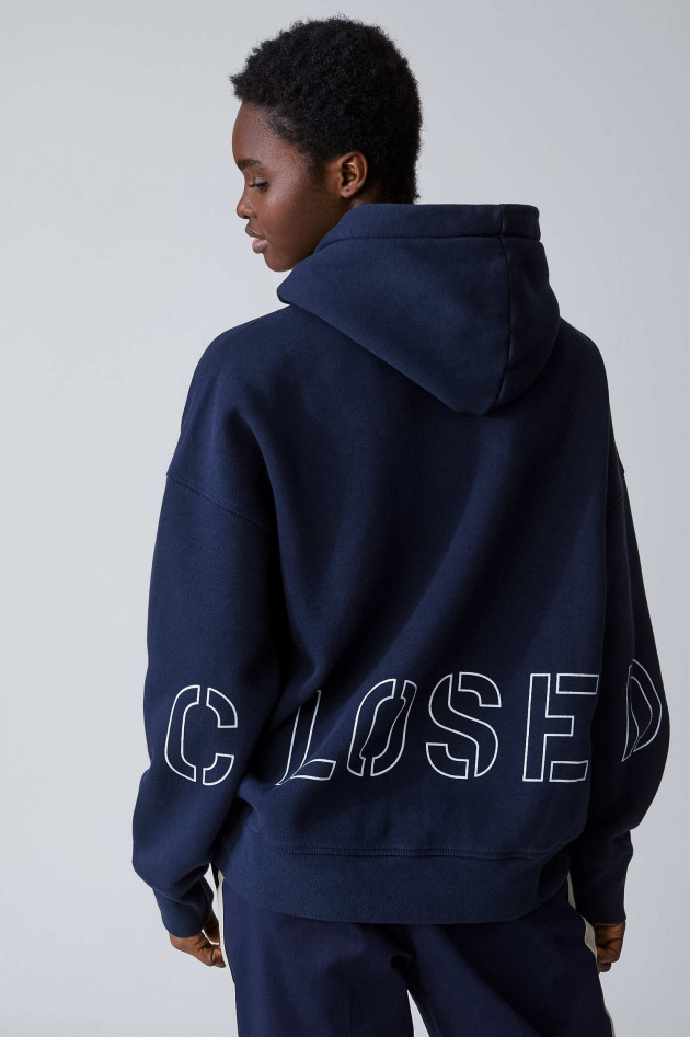 Closed Kapuzenhoodie mit Logo in Navy