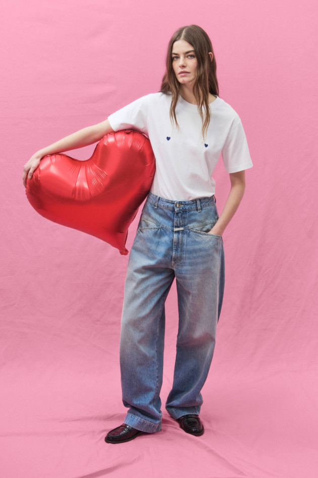 Closed Basic Shirt mit Herzen in Weiß
