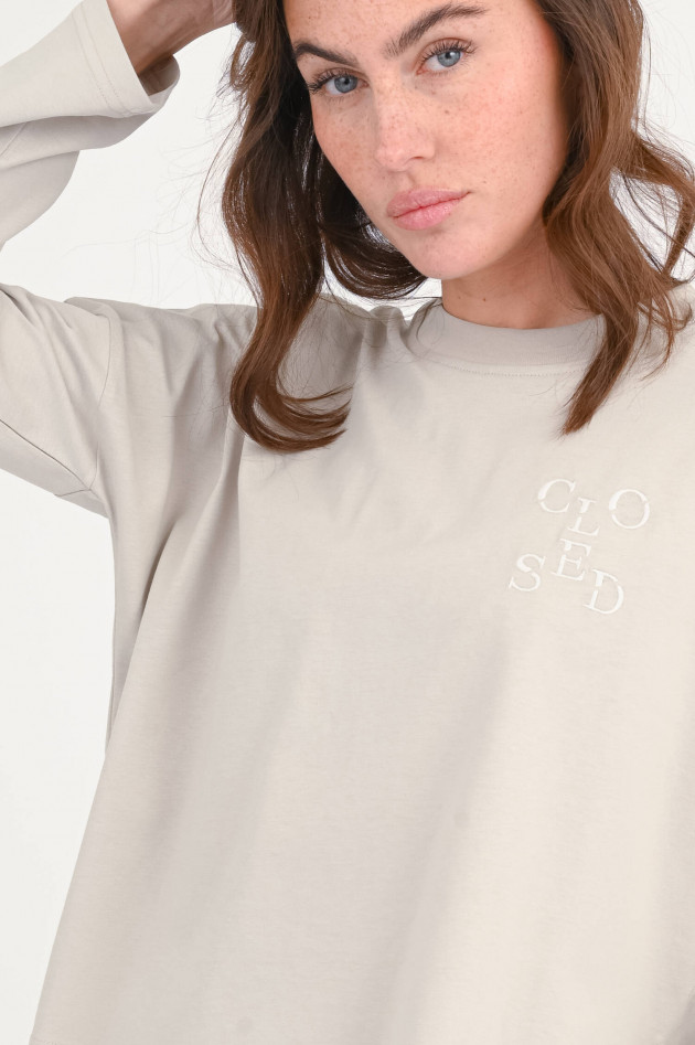 Closed Lonsleeve mit CLOSED Bruststickerei in Taupe