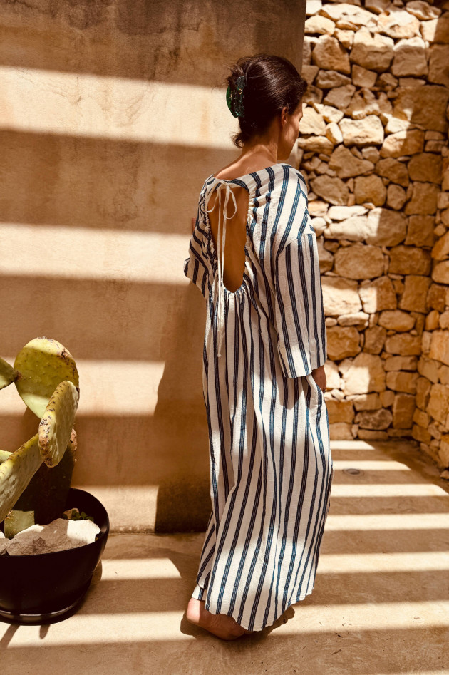 Devotion Twins Kleid HYPONOTIC mit Rückenausschnitt in Blau/Weiß