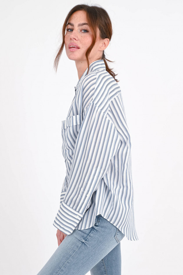 Dorothee Schumacher Gestreifte Oversize-Bluse in Blau/Weiß