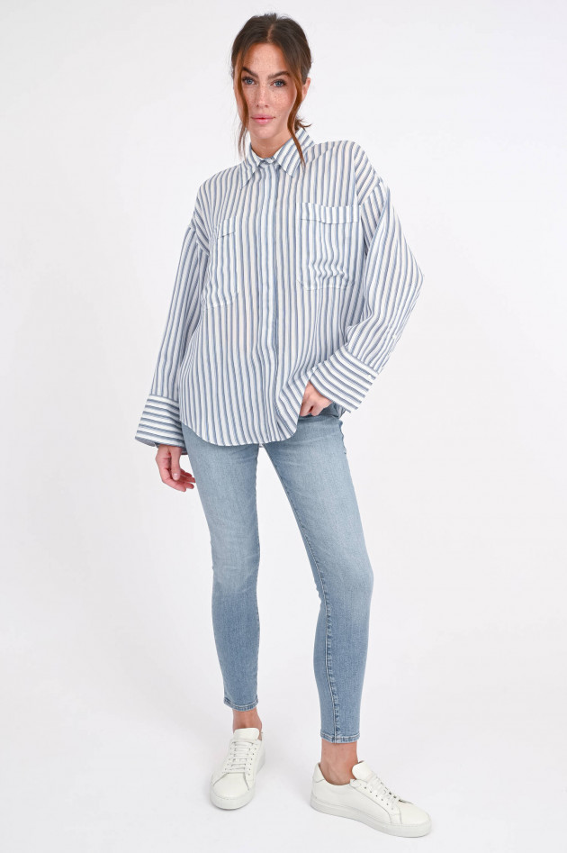 Dorothee Schumacher Gestreifte Oversize-Bluse in Blau/Weiß