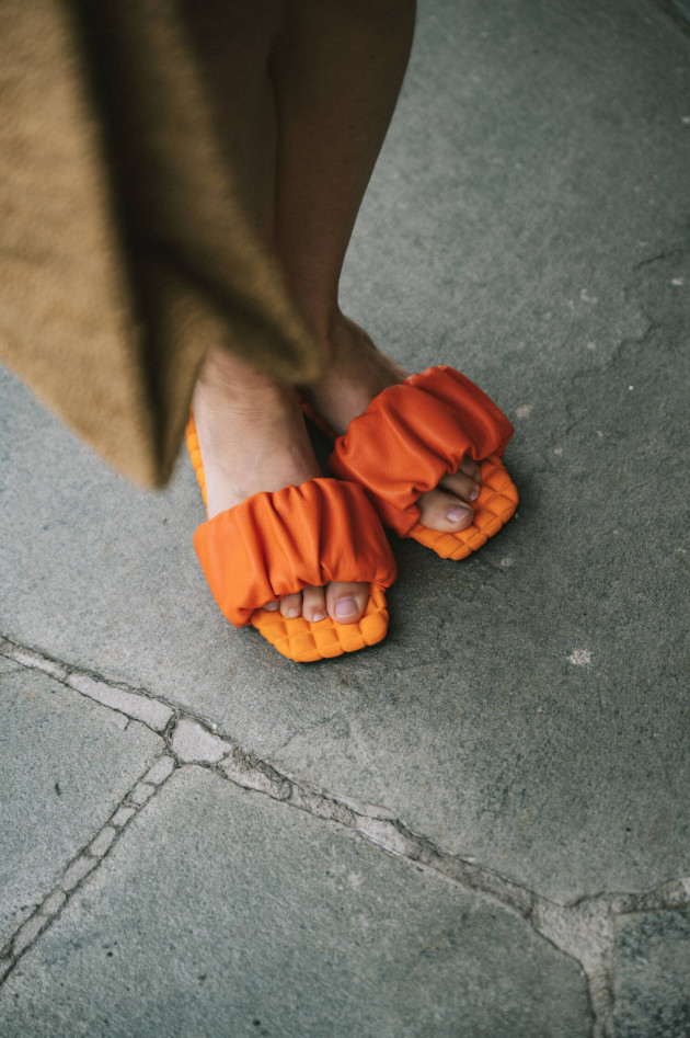 Dorothee Schumacher Flache Sandale in Orange