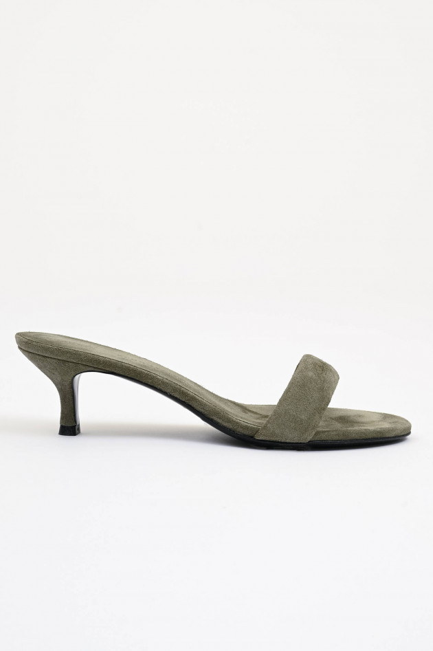 Dorothee Schumacher Veloursleder Kitten Heel in Soft Green