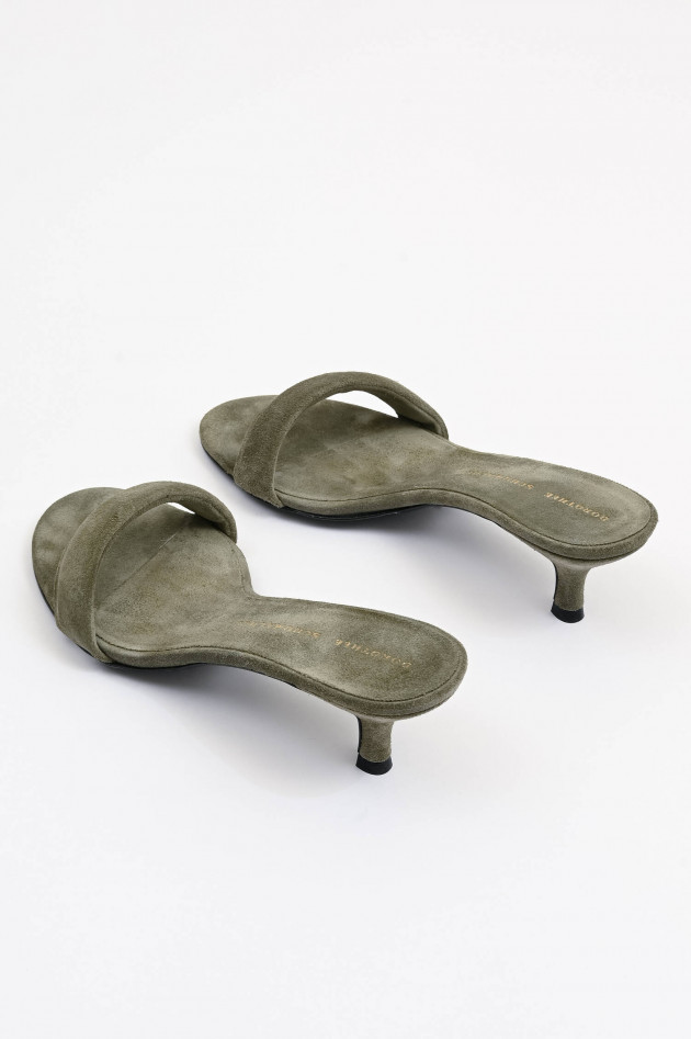 Dorothee Schumacher Veloursleder Kitten Heel in Soft Green