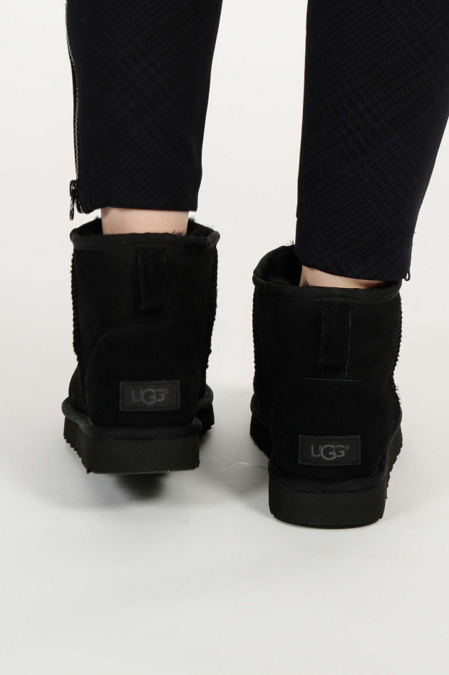 UGG Australia Boots CLASSIC MINI in Black