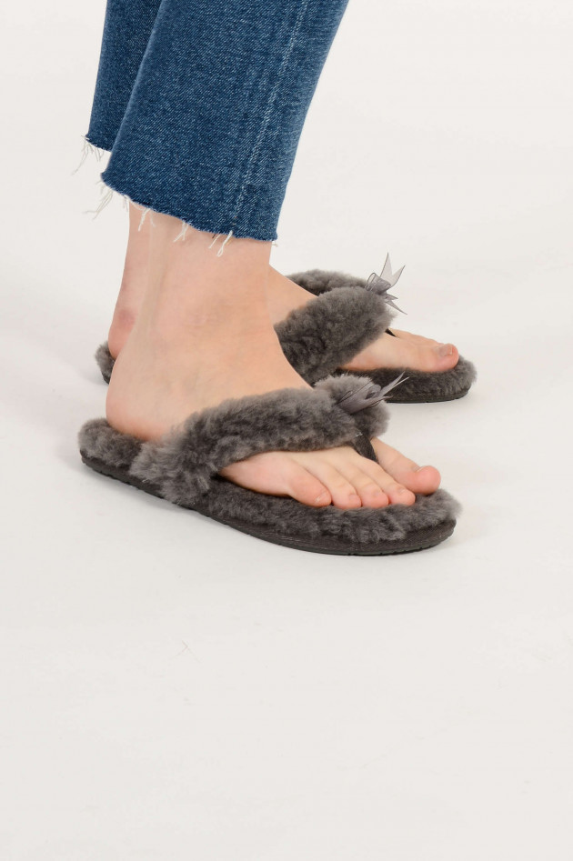 UGG Australia Flip Flop FLUFF in Grey