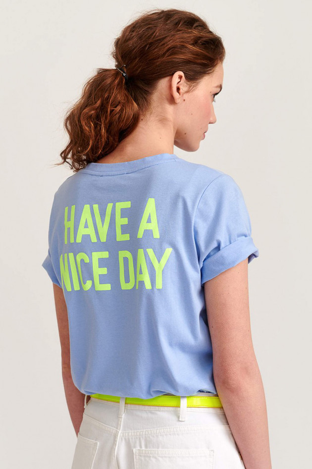 Essentiel Oversized T-Shirt mit Neonprint in Hellblau