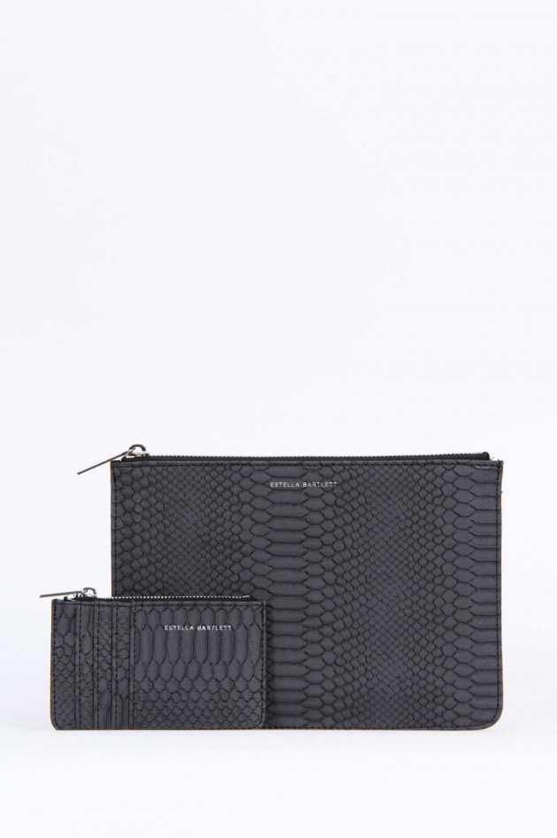 Estella Bartlett Mini Clutch in Schlangenoptik in Schwarz