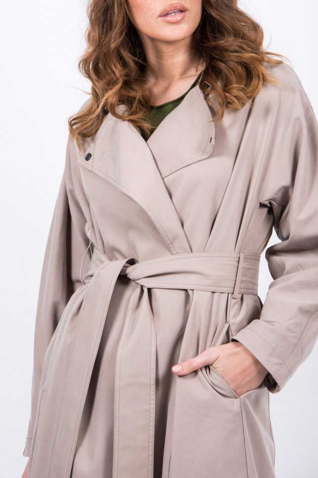 French Connection Trenchcoat in Beige