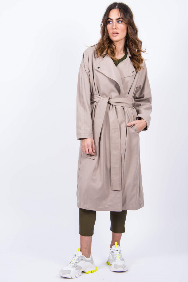 French Connection Trenchcoat in Beige