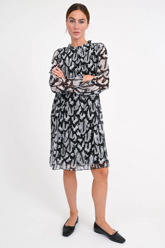 Frogbox Plisseekleid mit Federprint in Schwarz/Weiß