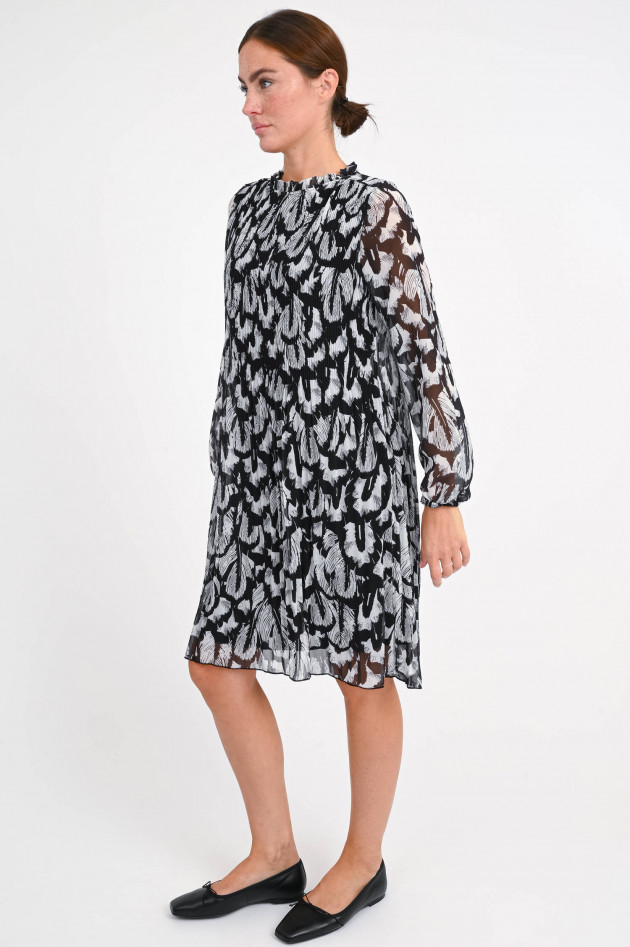 Frogbox Plisseekleid mit Federprint in Schwarz/Weiß