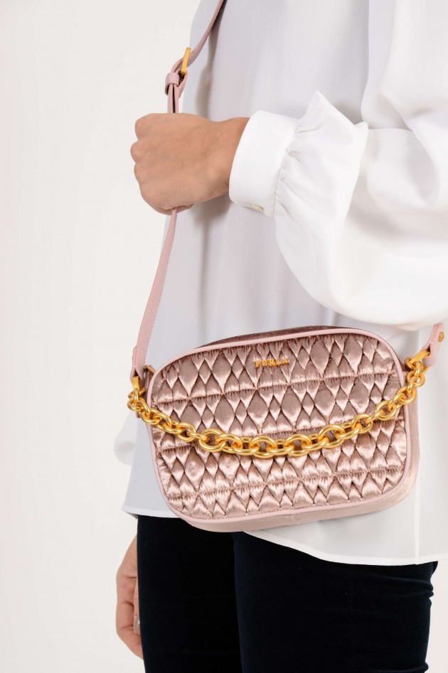 Furla Tasche mit gestepptem Samt in Rosa