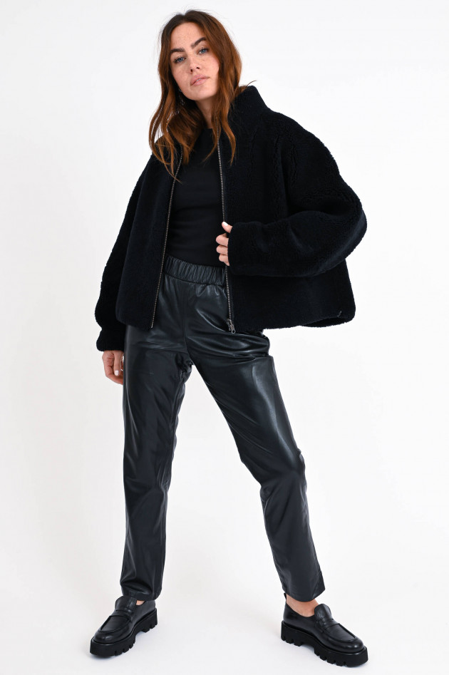 Furry Shearling Wendejacke NIKI in Schwarz
