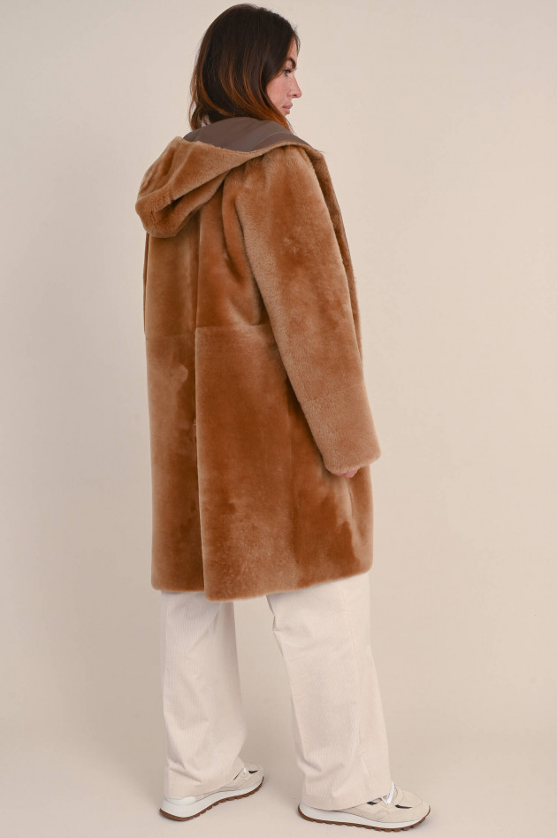 Furry Wendemantel BETTINA aus Lammfell in Camel