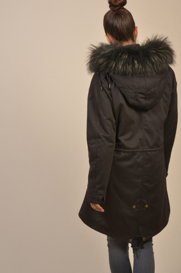 Furry Parka mit Pelz in Schwarz