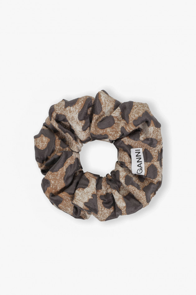 Ganni Scrunchie im Leo-Design