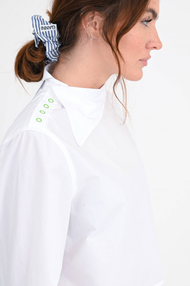 Ganni Blusenshirt mit asymmetrischem Kragen in Weiß