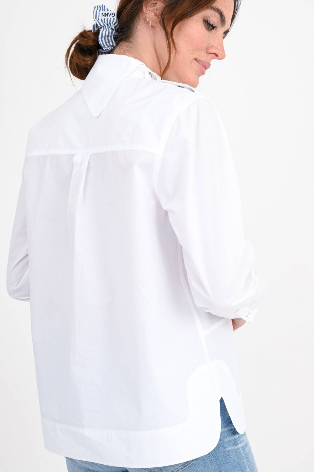 Ganni Blusenshirt mit asymmetrischem Kragen in Weiß