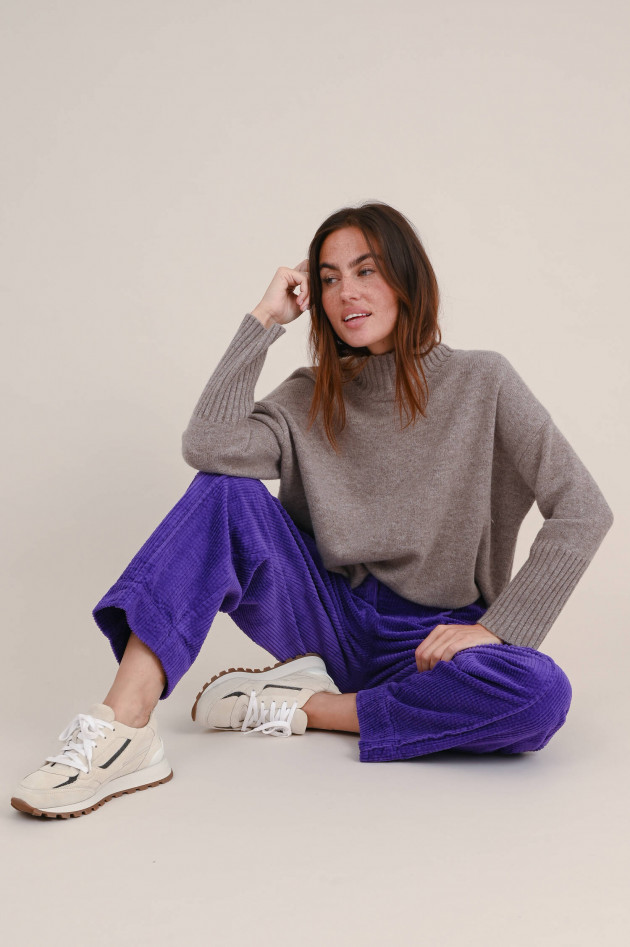 Ganni Baggy Hose aus Baumwollcord in Violett