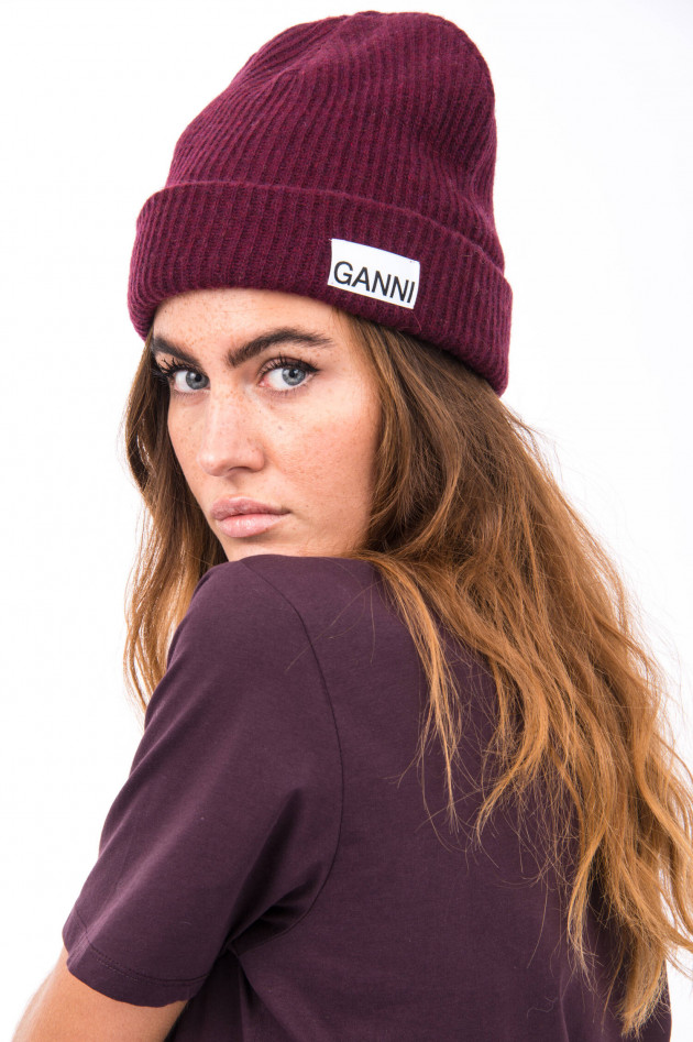 Ganni Beanie mit Logo-Patch in Plum