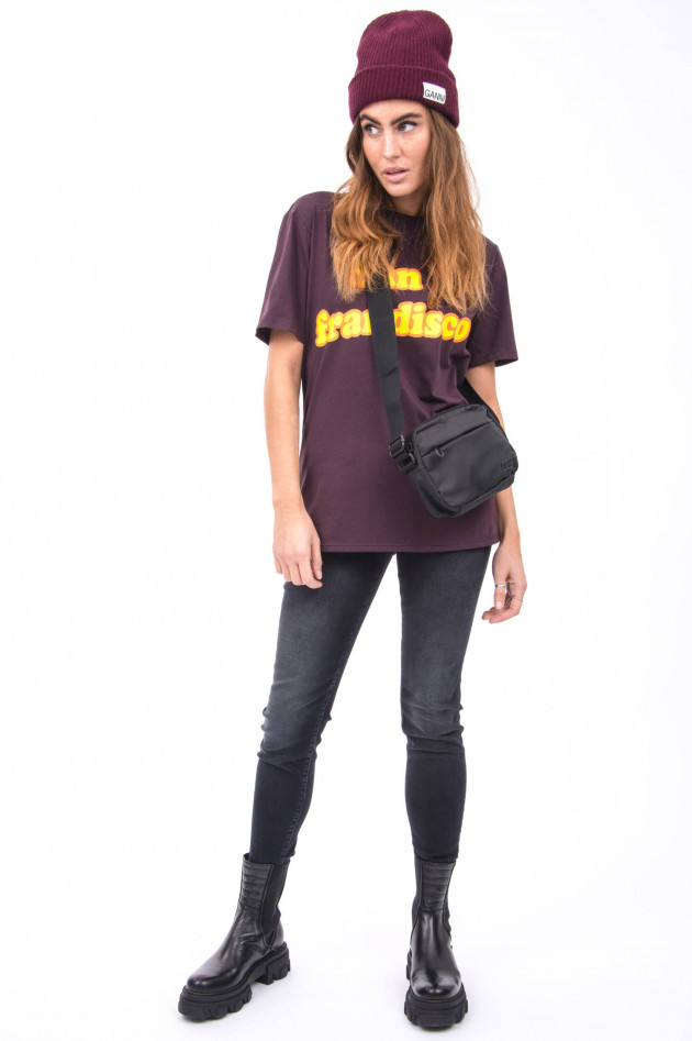 Ganni Beanie mit Logo-Patch in Plum