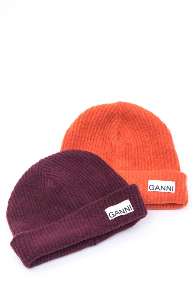 Ganni Beanie mit Logo-Patch in Plum