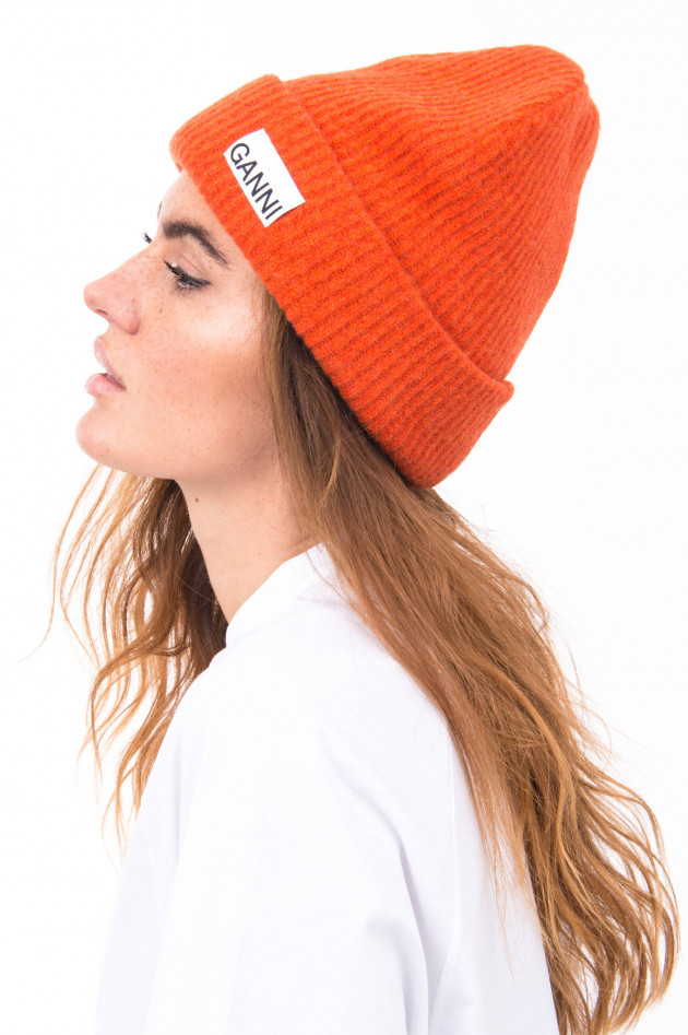 Ganni Beanie mit Logo-Patch in Rot-Orange