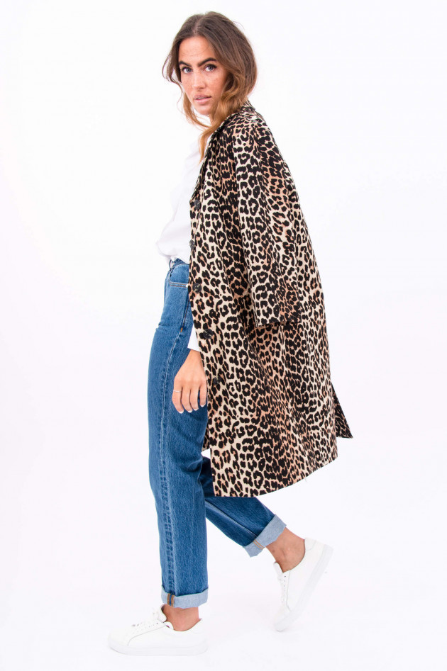 Ganni Mantel mit Animal-Print in Beige/Schwarz