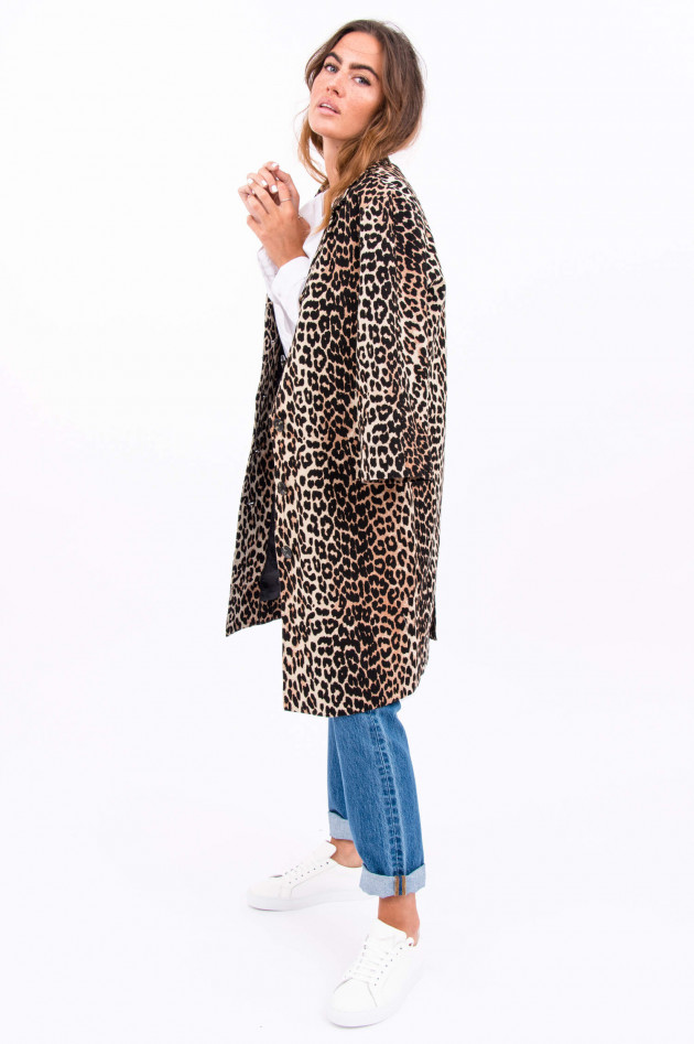 Ganni Mantel mit Animal-Print in Beige/Schwarz