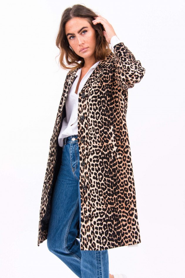 Ganni Mantel mit Animal-Print in Beige/Schwarz